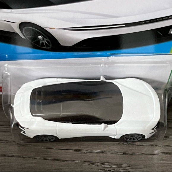 Hot Wheels - Delorean Alpha5 - (HW Green Speed) - Picture 2 of 7